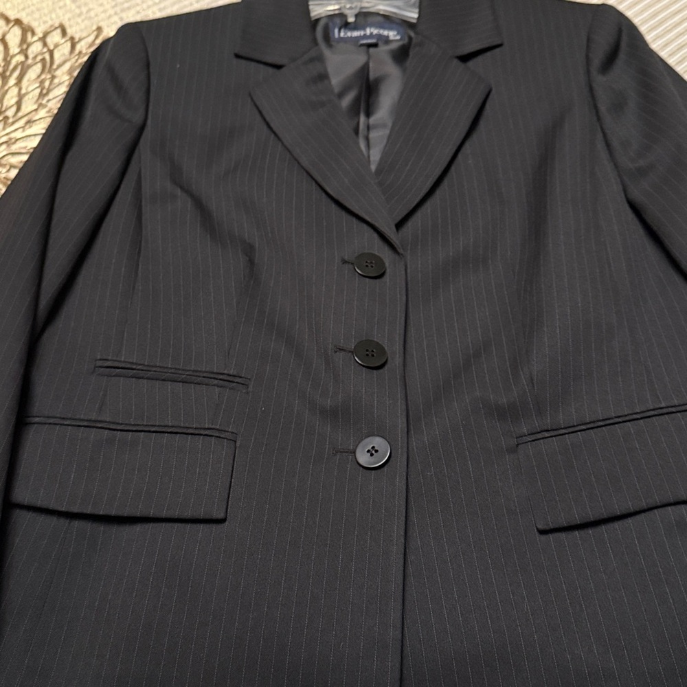 Women’s dark navy pin stripped suit jacket - Picture 3 of 5